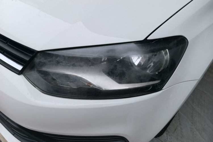 Volkswagen Polo 2017 car image #23