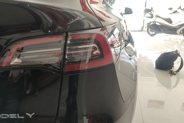 Tesla Model Y 2023 #8 Tesla Model Y 2023 immagine di auto #8