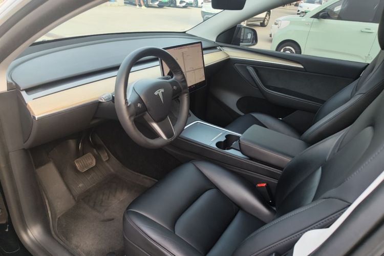 Tesla Model Y 2021 #12 Tesla Model Y 2021 car image #12