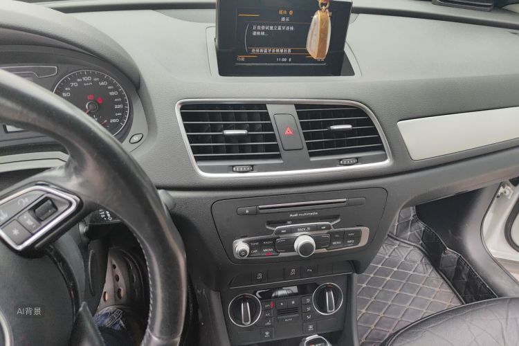 Audi Q3 2016 car image #15