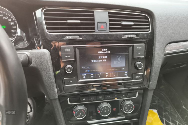 Volkswagen Golf 2018 car image #15