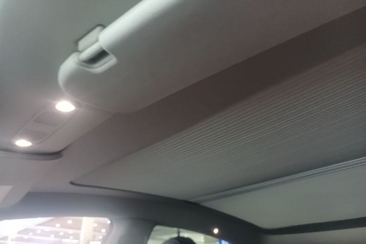 Tesla Model Y 2022 #18 Tesla Model Y 2022 car image #18
