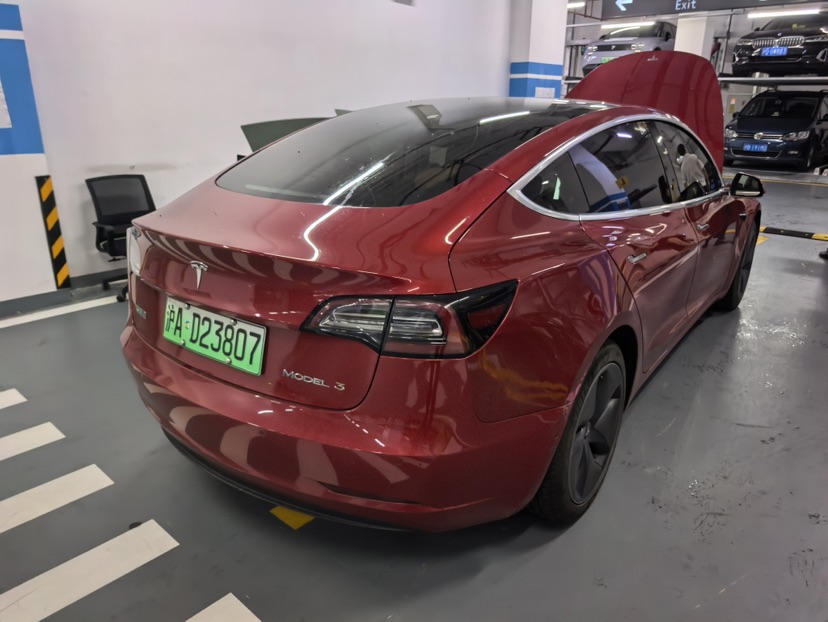 Tesla Model 3 2020 car image #2