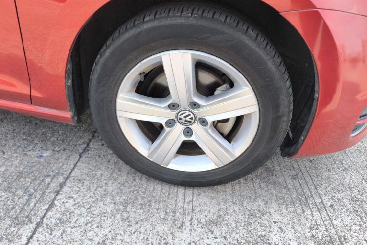 Volkswagen Golf 2018 car image #9