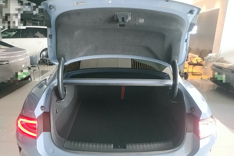 MI SU7 2024 immagine di auto #19