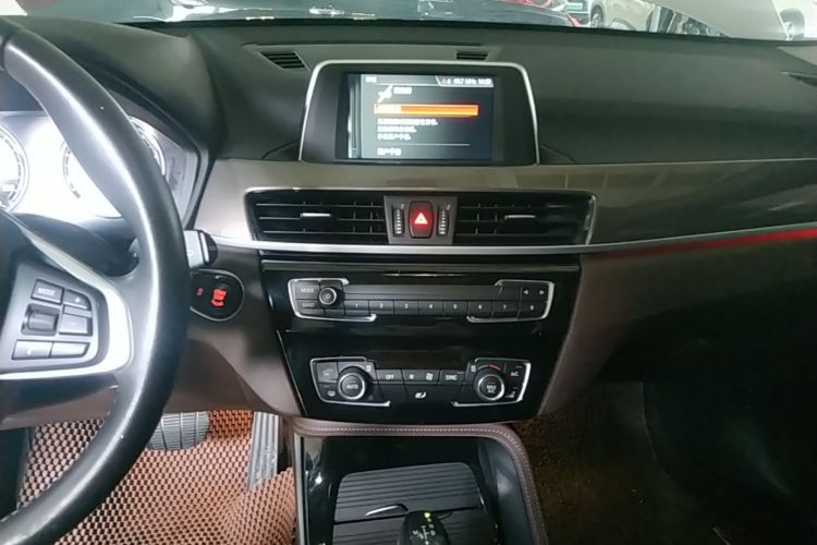 BMW X1 2019 #13 BMW X1 2019 car image #13