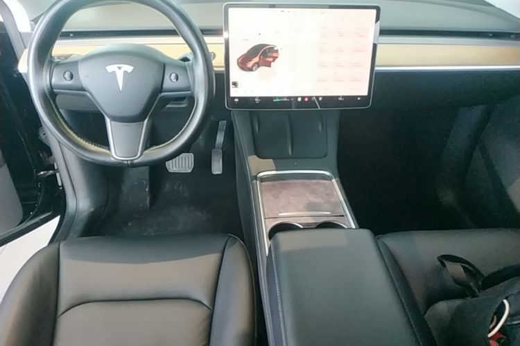 Tesla Model Y 2023 car image #10