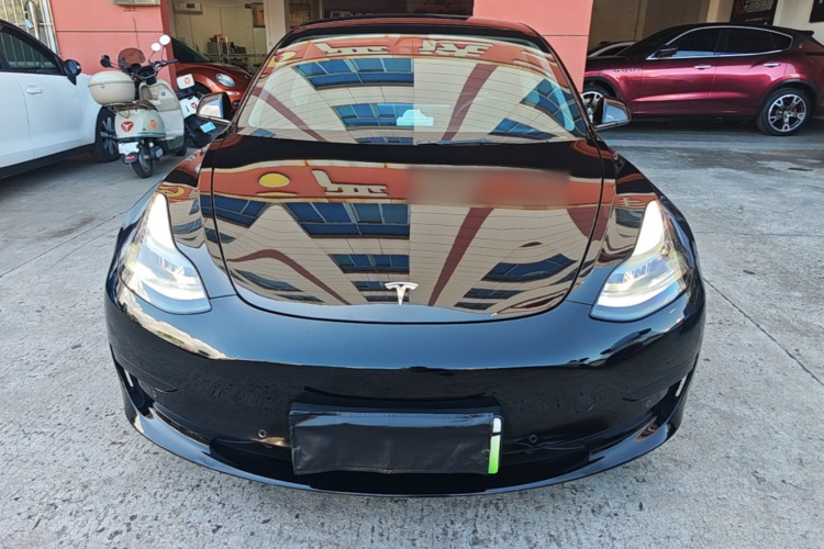 Tesla Model 3 2022 car image #3