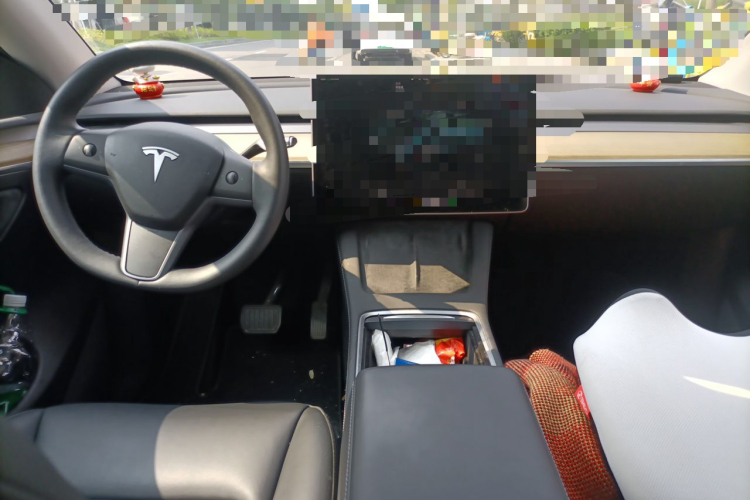 Tesla Model Y 2023 #7 Tesla Model Y 2023 car image #7