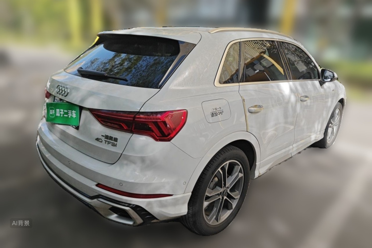 Audi Q3 2023 car image #7