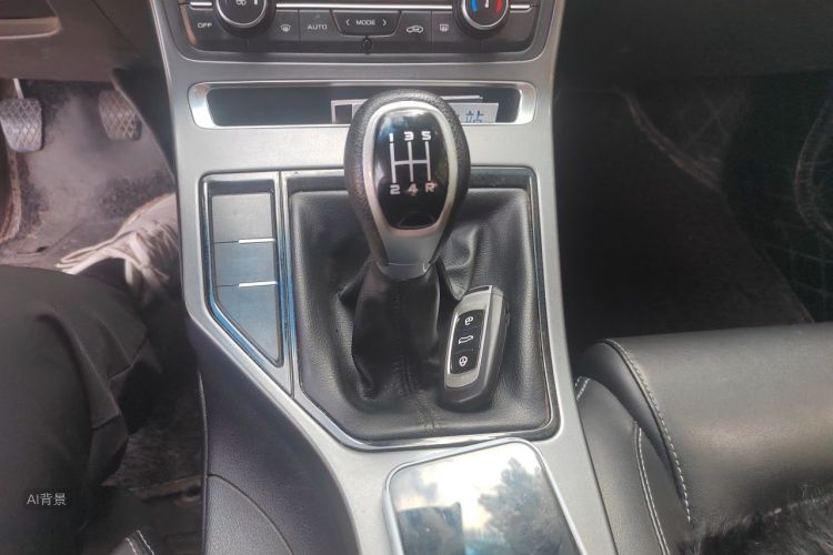 GEELY Emgrand 2019 #16 GEELY Emgrand 2019 car image #16