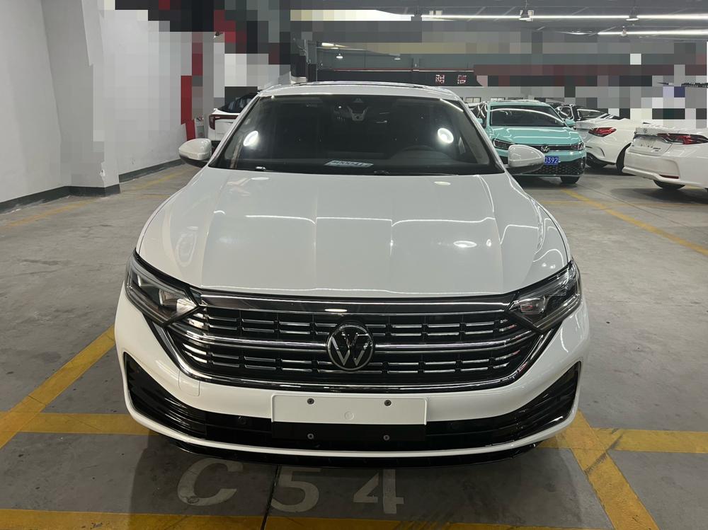 Volkswagen Sagitar 2022 car image #2