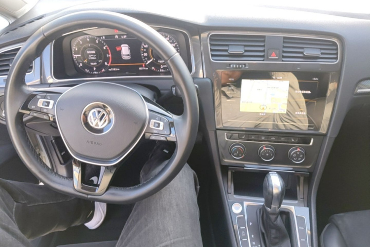Volkswagen Golf 2019 #10 Volkswagen Golf 2019 car image #10