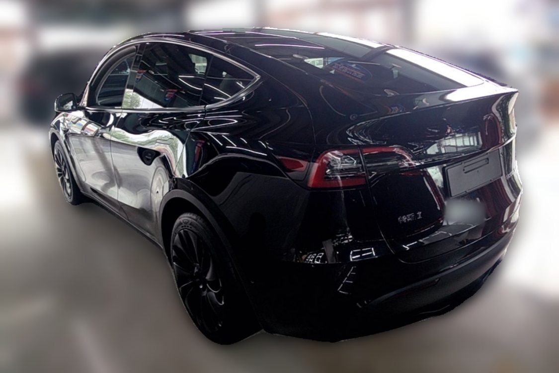 Tesla Model Y 2023 car image #3