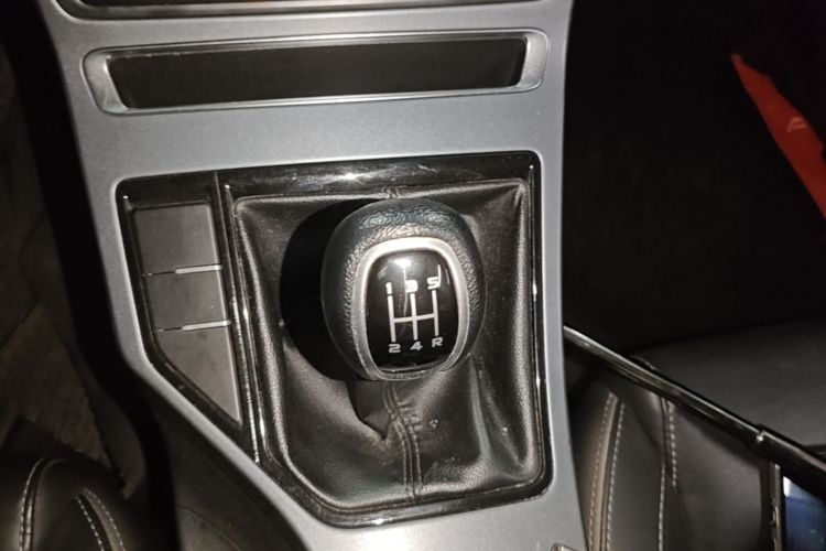 GEELY Emgrand 2018 car image #16