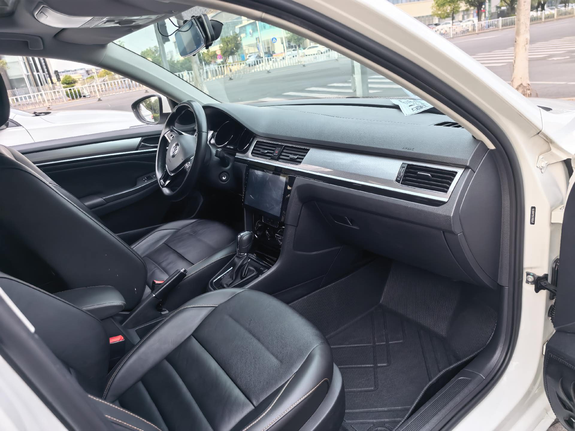 Volkswagen Bora 2018 imagen de coche #5