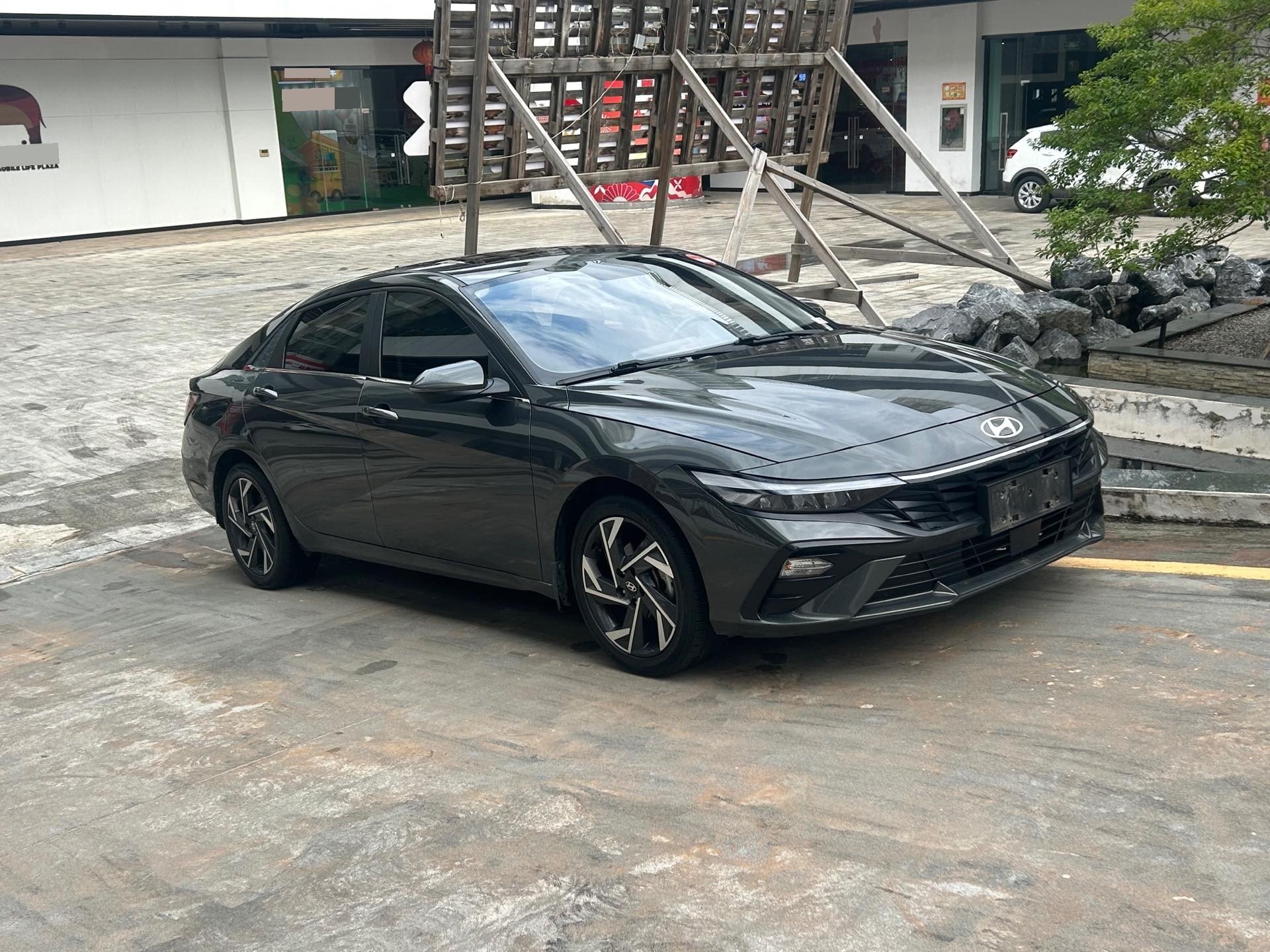 Hyundai Elantra 2023 car image #4