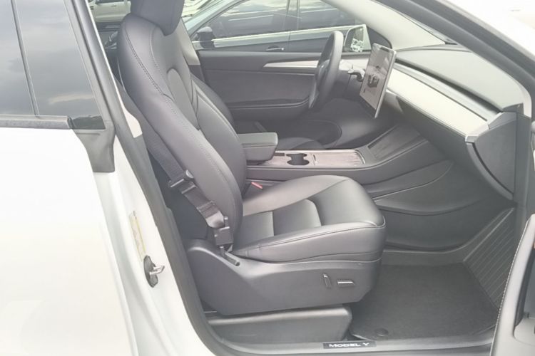Tesla Model Y 2024 #24 Tesla Model Y 2024 car image #24
