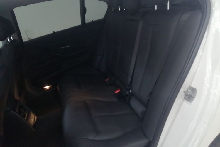 BMW 3 Series 2016 car image #13