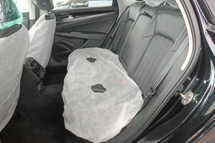 Volkswagen Passat New Energy 2025 immagine di auto #17