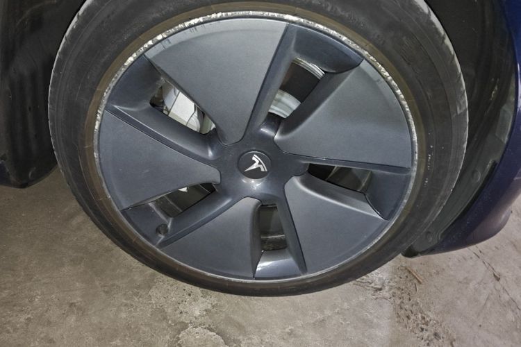 Tesla Model 3 2021 car image #9