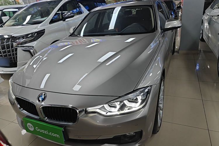BMW 3 Series 2018 car image #3