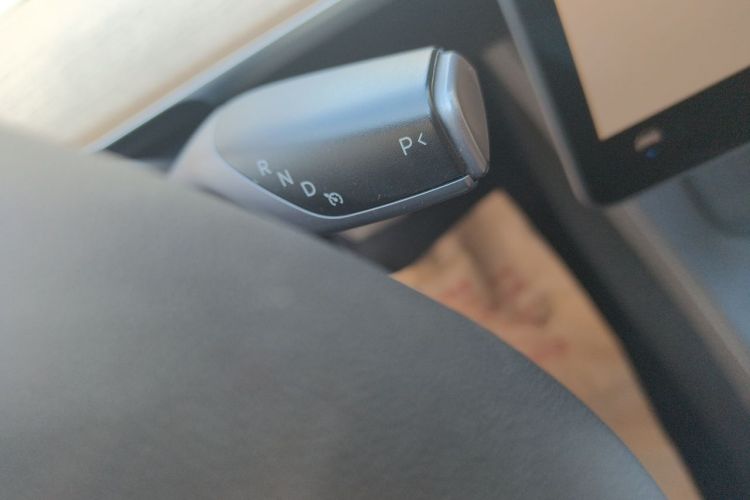Tesla Model Y 2022 #14 Tesla Model Y 2022 car image #14