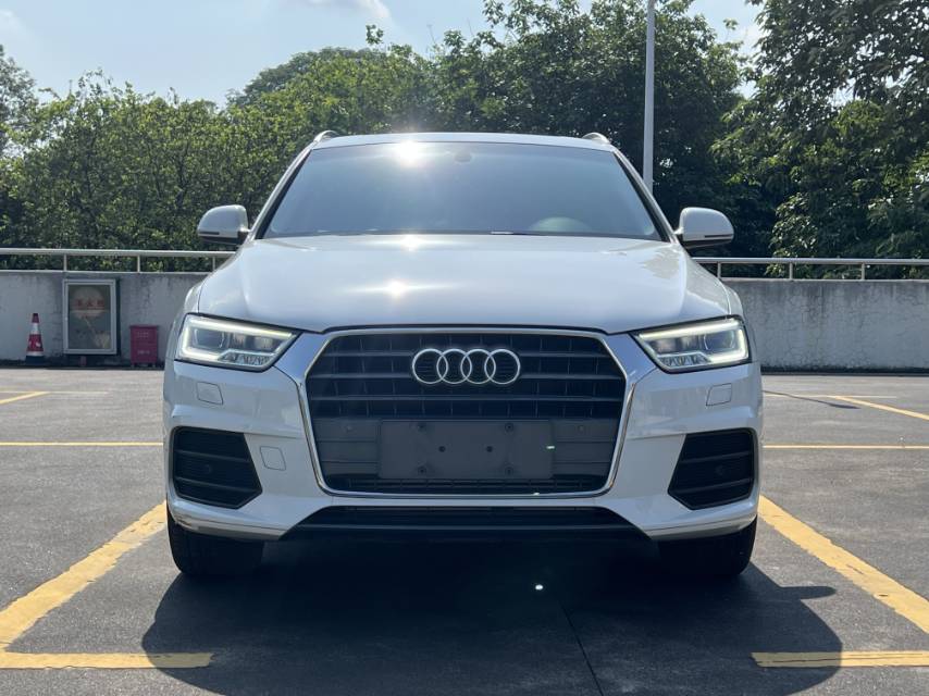 Audi Q3 2019 car image #5