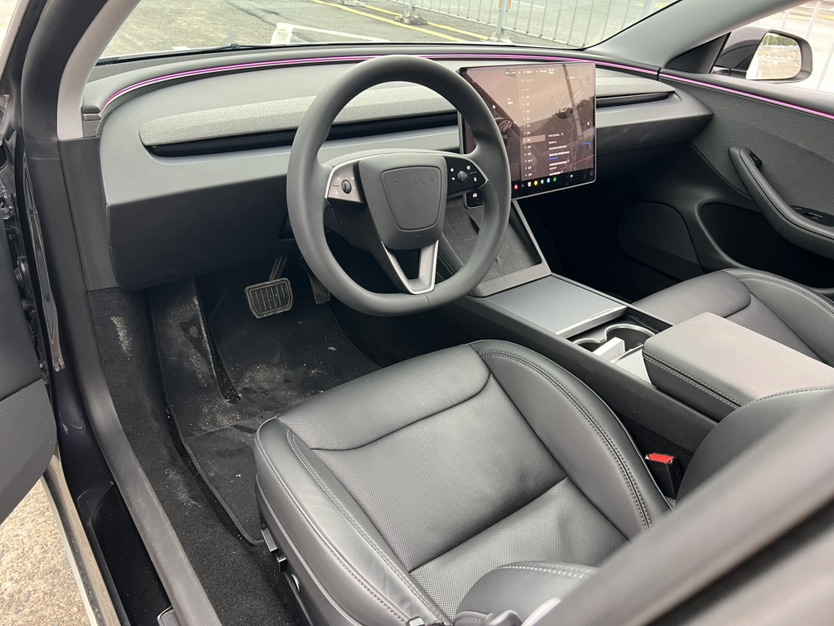 Tesla Model 3 2025 car image #4