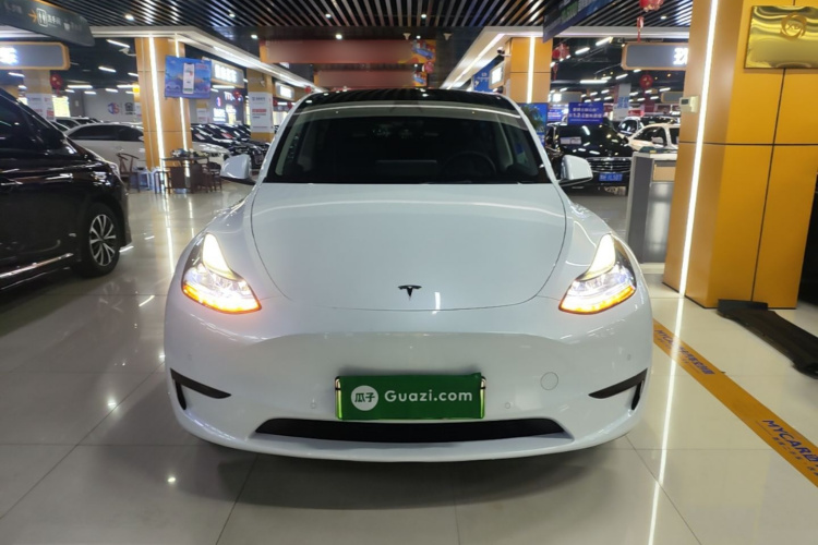 Tesla Model Y 2022 car image #3