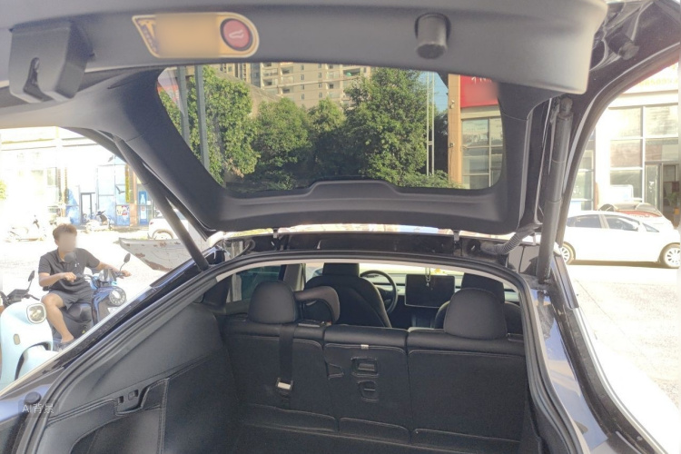 Tesla Model Y 2023 #21 Tesla Model Y 2023 car image #21