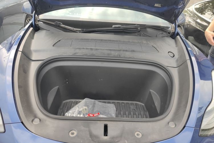 Tesla Model Y 2021 #20 Tesla Model Y 2021 car image #20