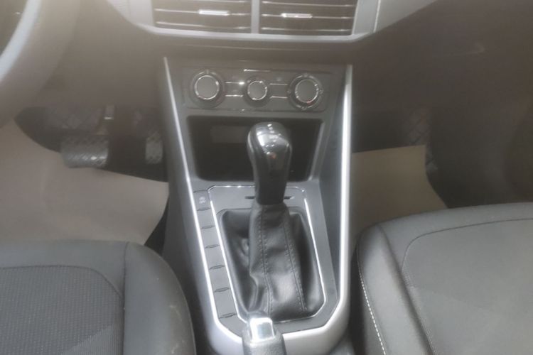 Volkswagen Polo 2021 صورة سيارة #18