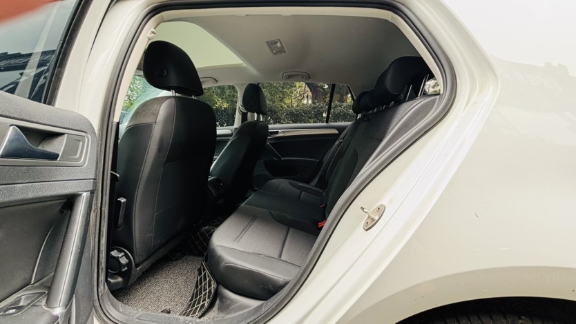 Volkswagen Golf 2019 car image #5