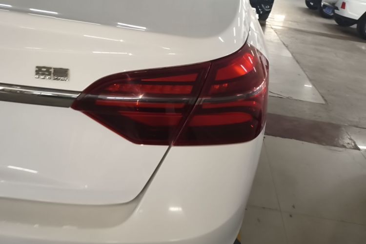 GEELY Emgrand 2018 car image #8