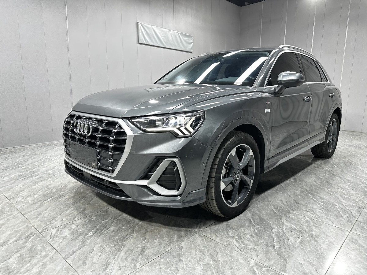 Audi Q3 2023 car image 