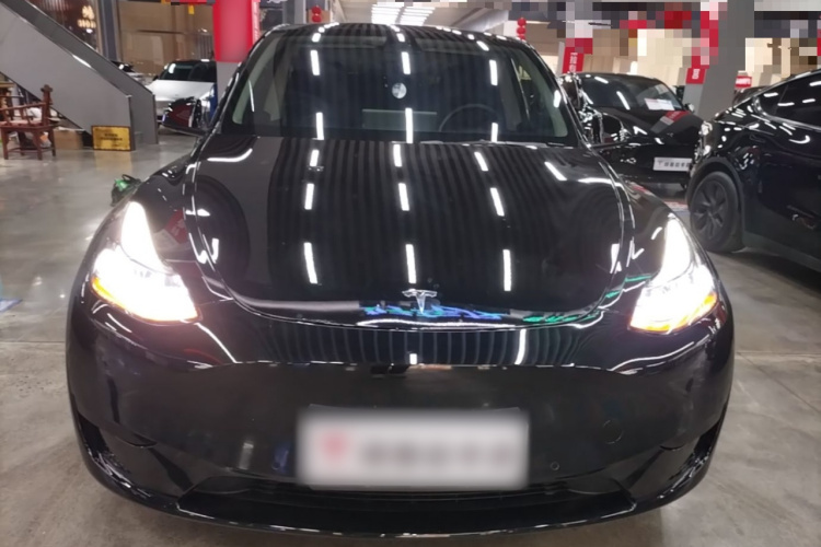 Tesla Model Y 2023 car image #3