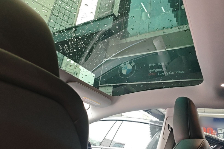Tesla Model 3 2025 immagine di auto #18