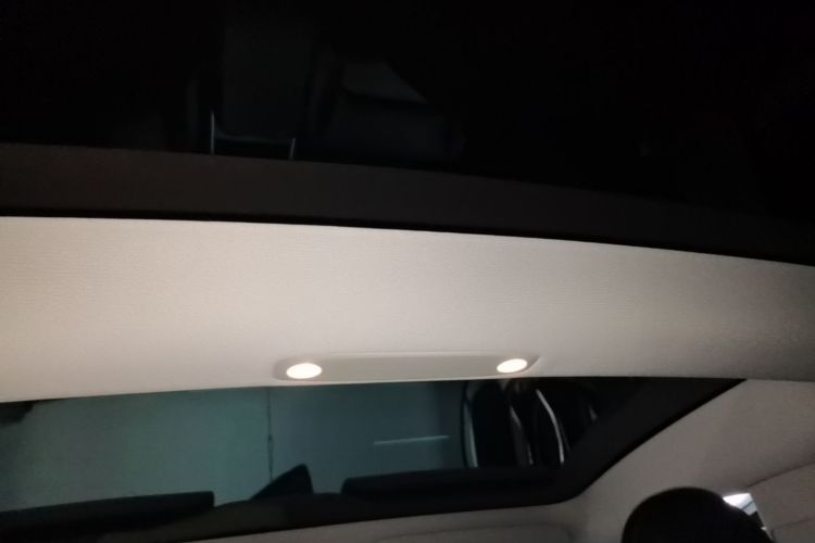 Tesla Model 3 2023 car image #18