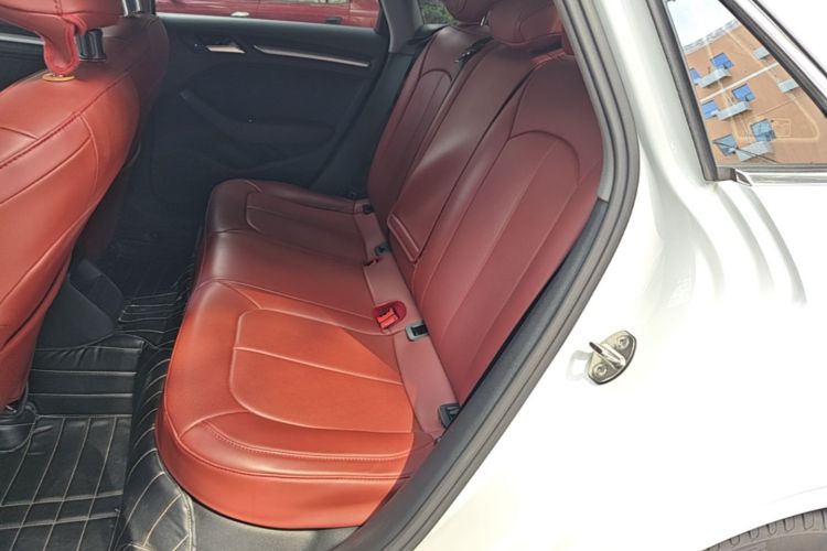 Audi A3 2019 car image #17