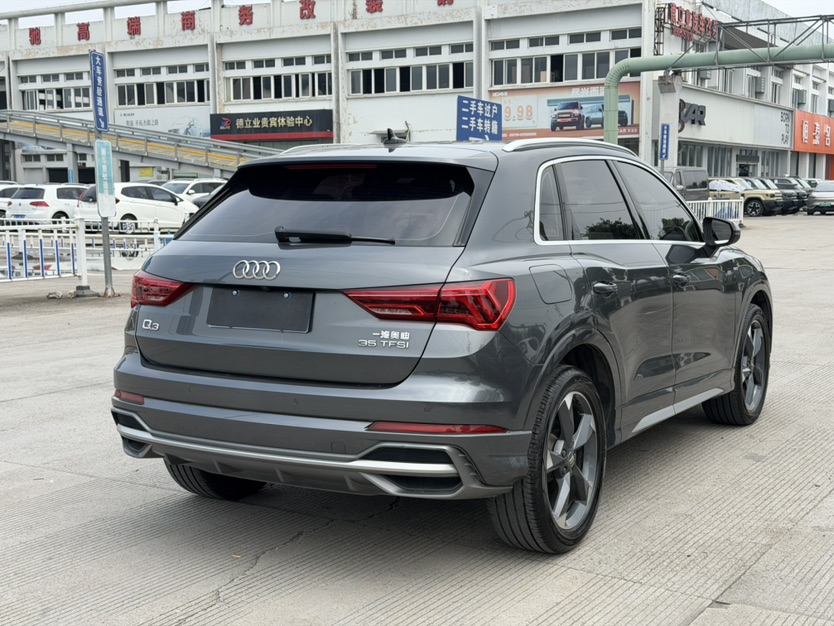 Audi Q3 2020 car image #7