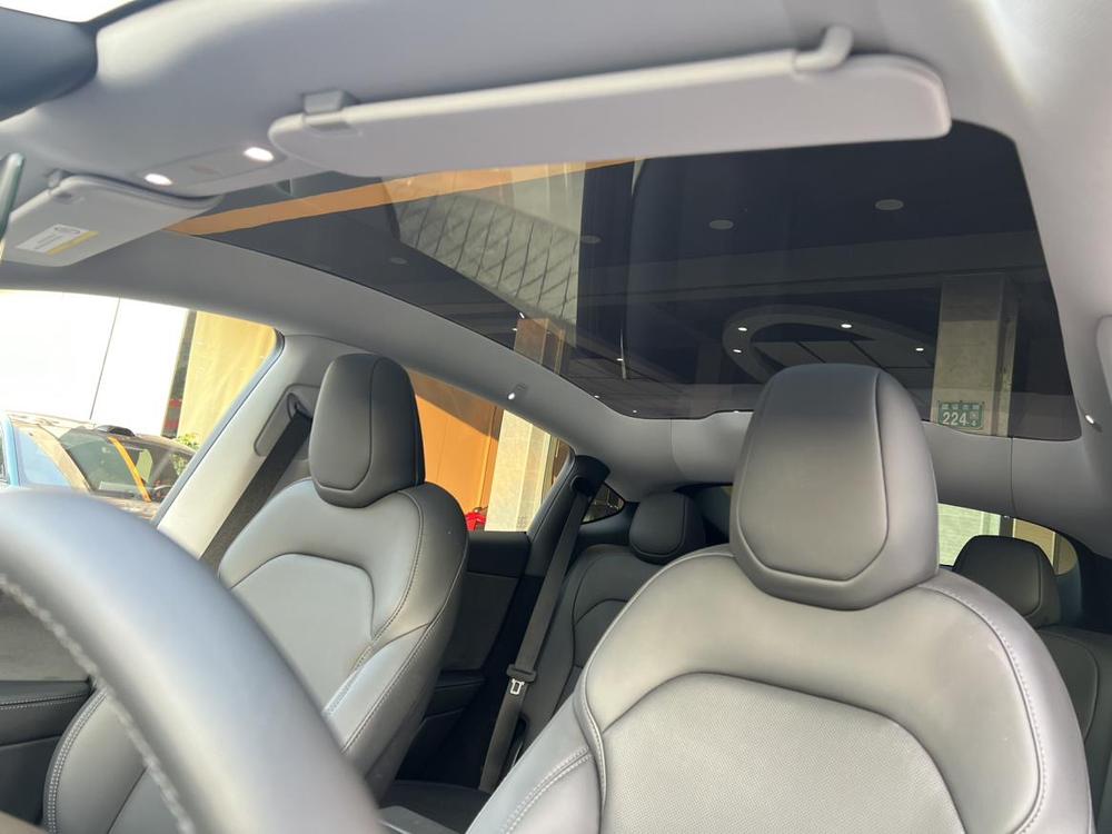 Tesla Model Y 2025 #24 Tesla Model Y 2025 immagine di auto #24