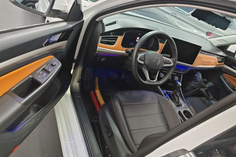 Volkswagen Bora 2023 car image #16