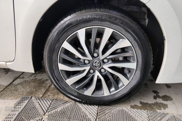 Toyota Corolla 2017 #9 Toyota Corolla 2017 car image #9
