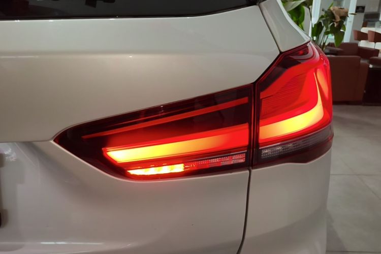 BMW X1 2022 #8 BMW X1 2022 car image #8