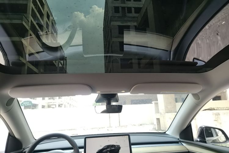Tesla Model Y 2023 #18 Tesla Model Y 2023 car image #18