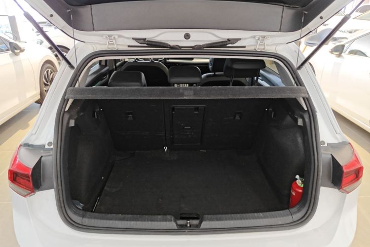Volkswagen Golf 2024 car image #19