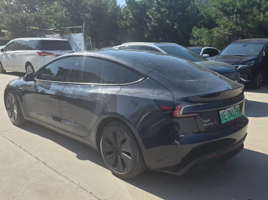 Tesla Model 3 2024 car image #3