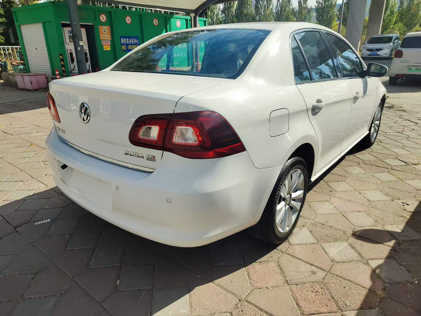 Volkswagen Bora 2012 car image #8