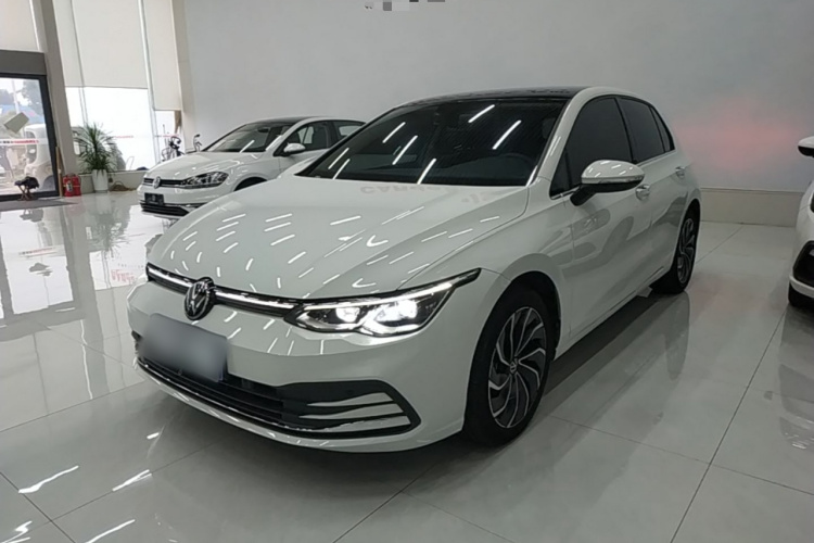 Volkswagen Golf 2022 car image #2
